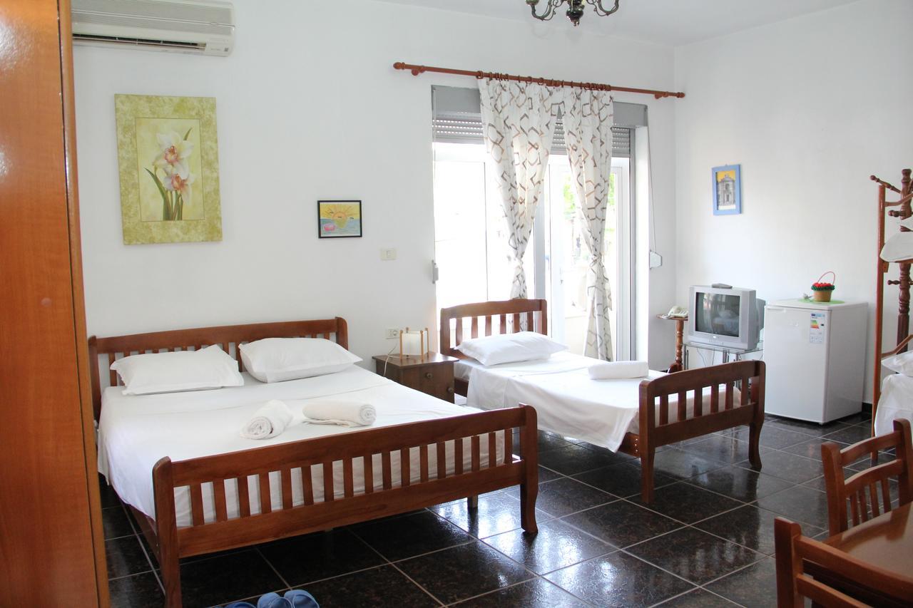 Hotel Italia Tirana Bagian luar foto