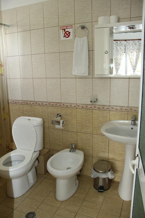 Hotel Italia Tirana Bagian luar foto