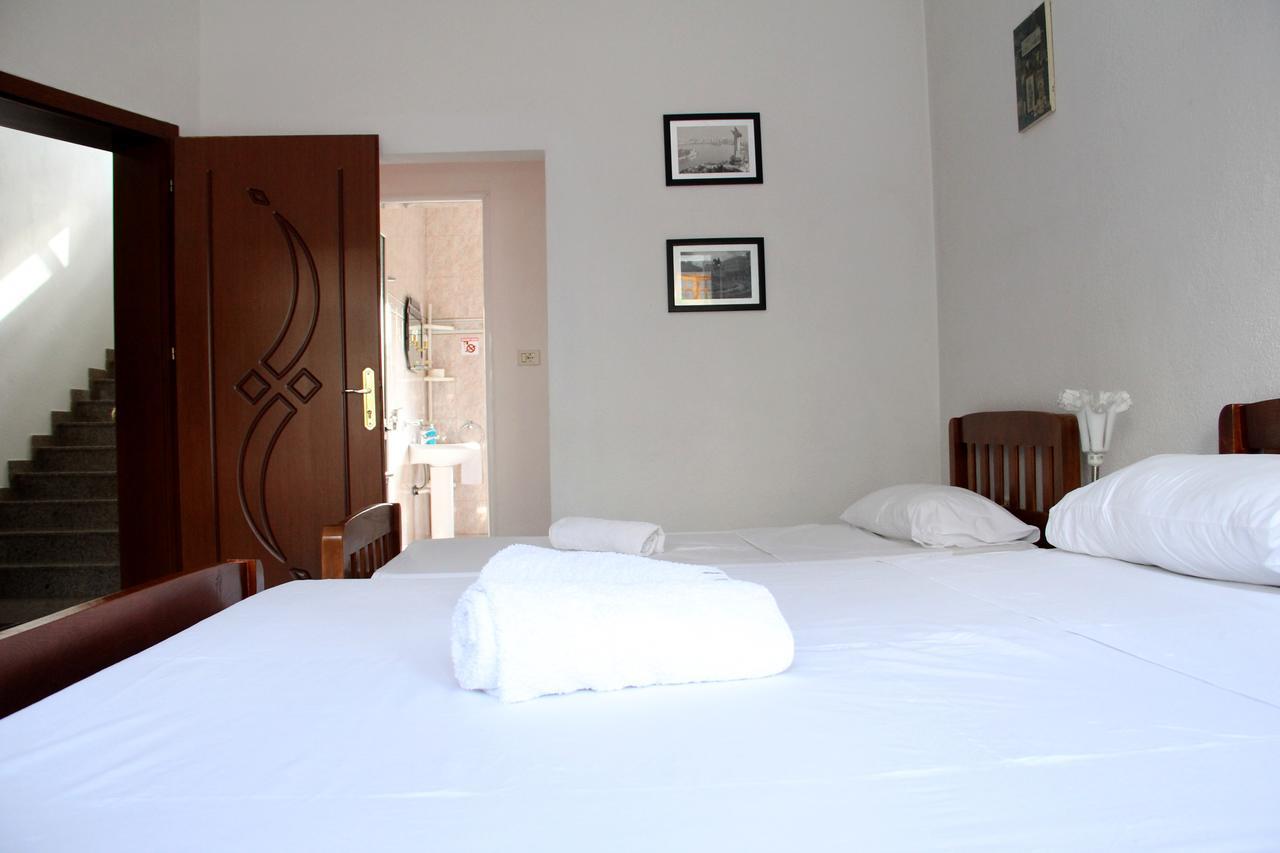 Hotel Italia Tirana Bagian luar foto