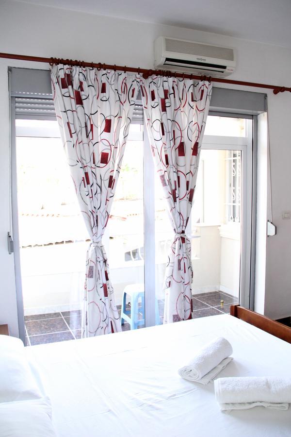 Hotel Italia Tirana Bagian luar foto