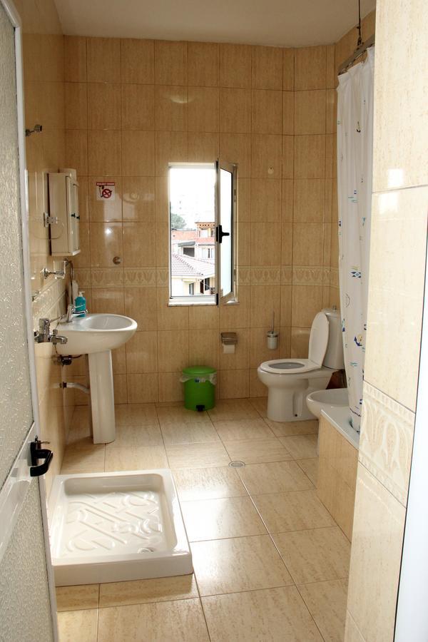 Hotel Italia Tirana Bagian luar foto