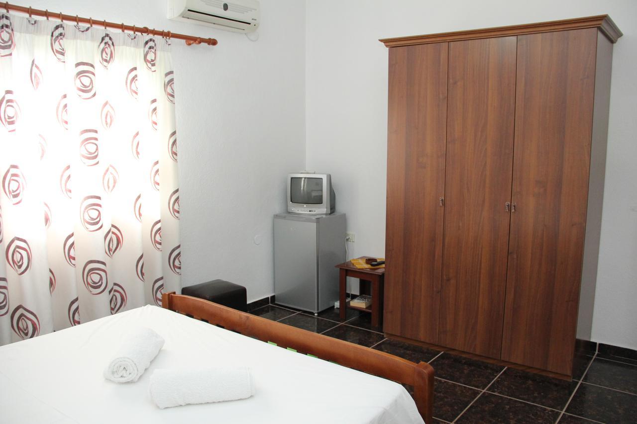 Hotel Italia Tirana Bagian luar foto