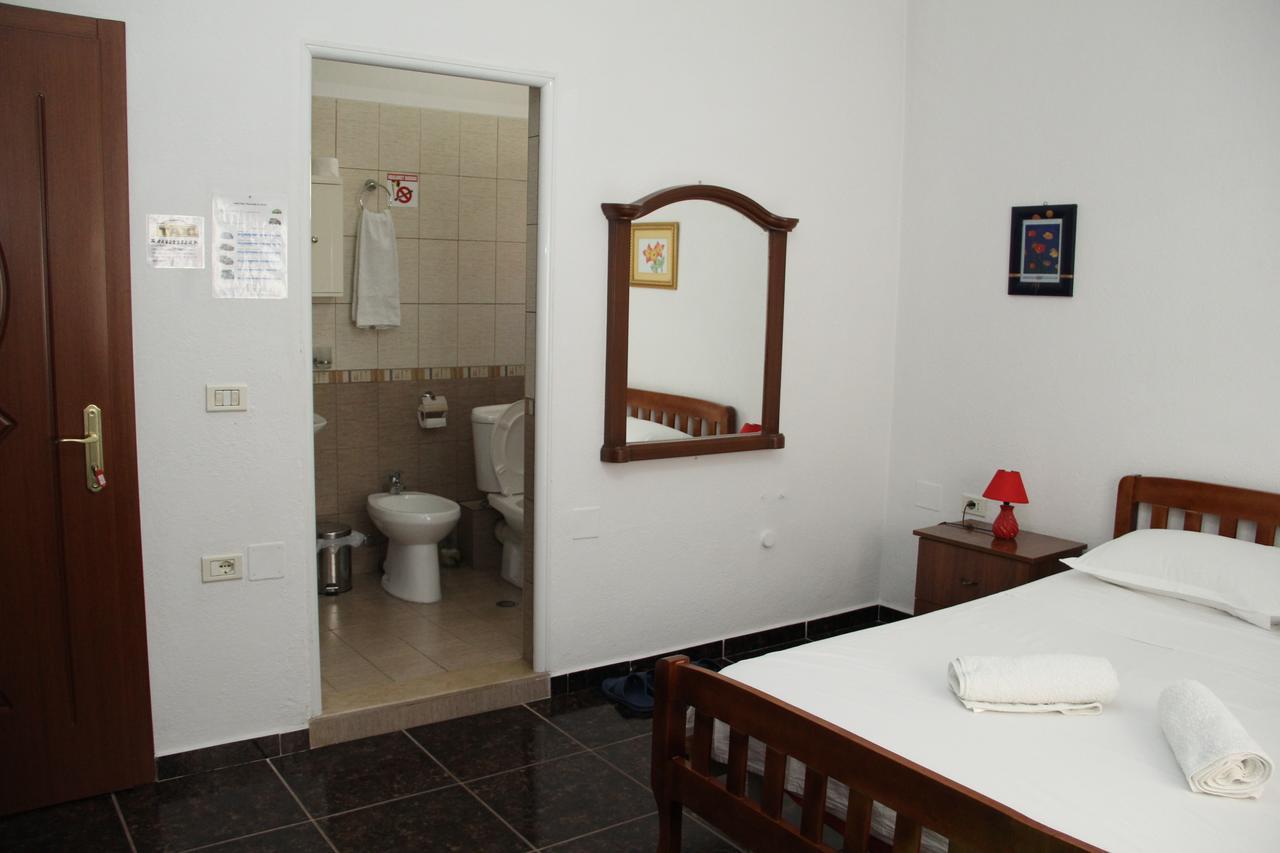 Hotel Italia Tirana Bagian luar foto