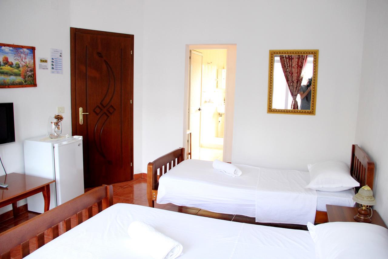 Hotel Italia Tirana Bagian luar foto