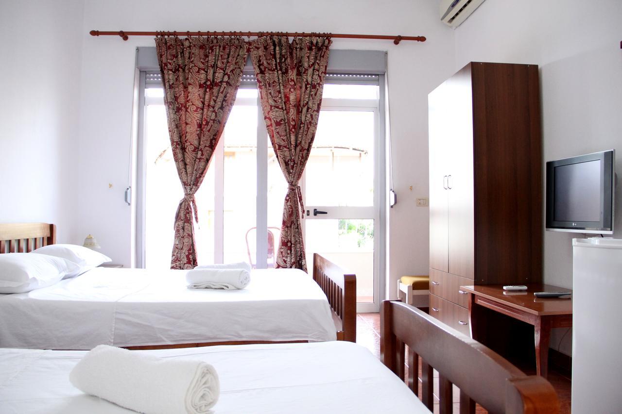 Hotel Italia Tirana Bagian luar foto