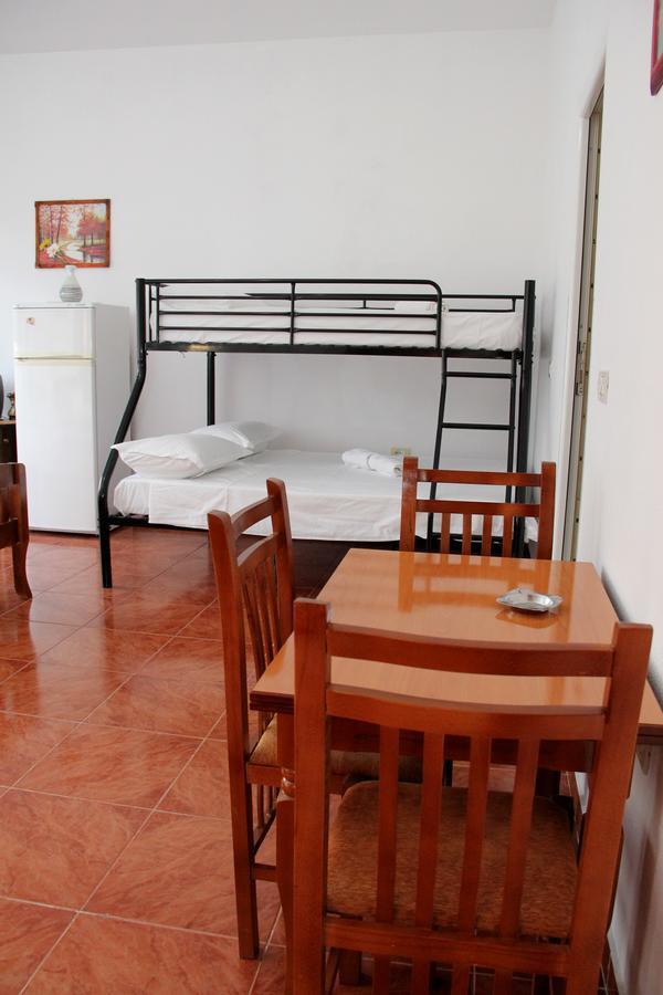 Hotel Italia Tirana Bagian luar foto