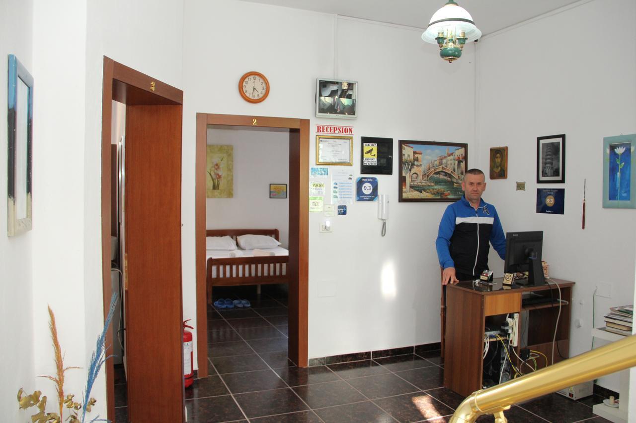 Hotel Italia Tirana Bagian luar foto