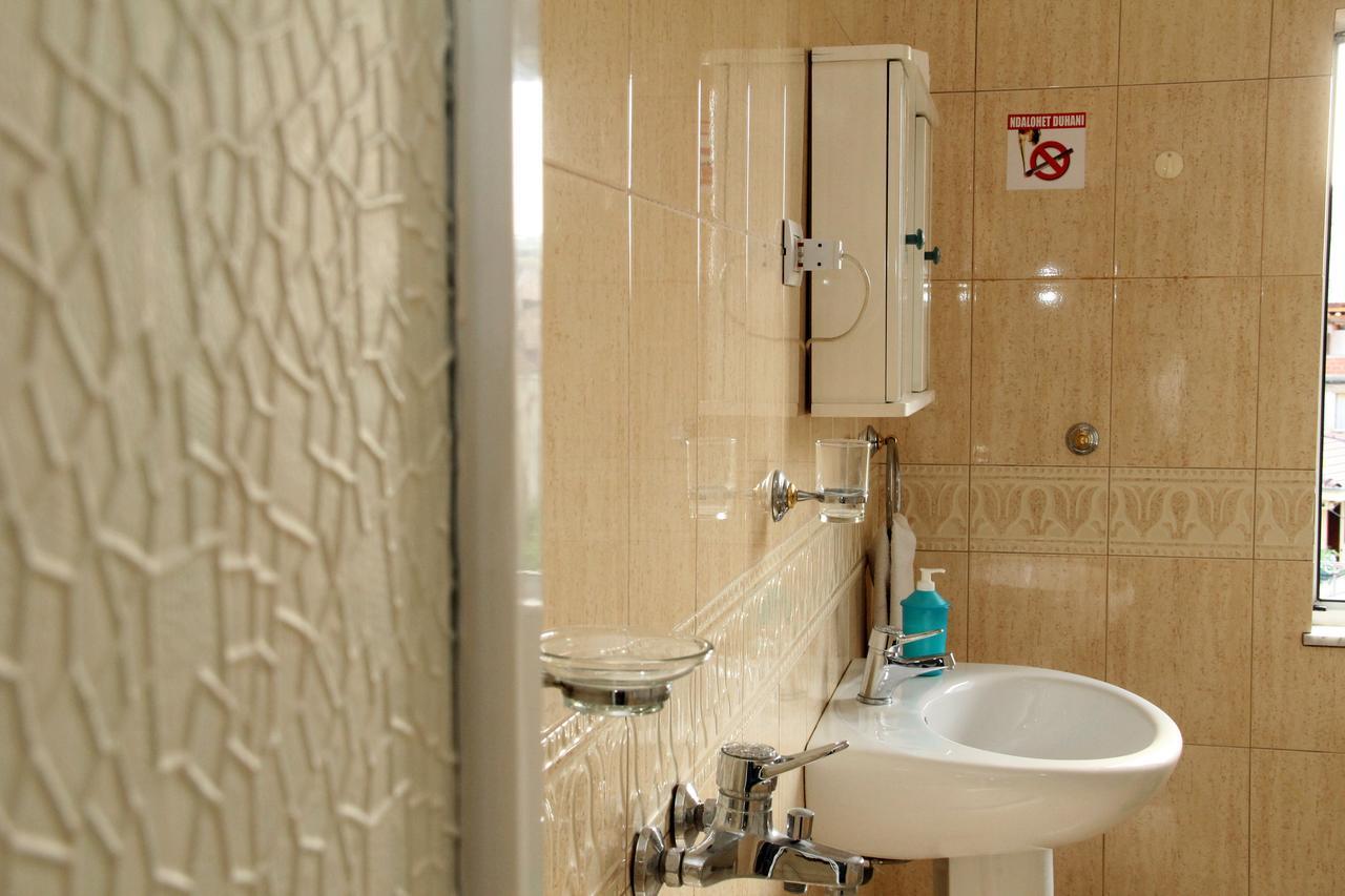 Hotel Italia Tirana Bagian luar foto