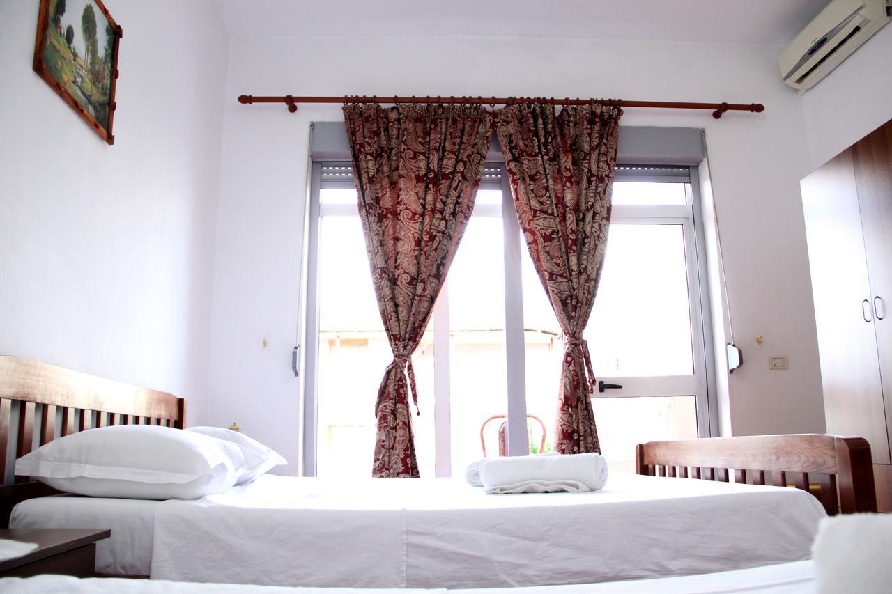 Hotel Italia Tirana Bagian luar foto